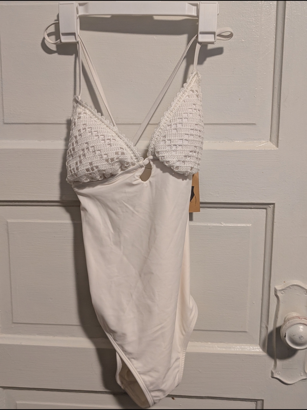 NWT Boho White Crochet Cup Crossback One-Piece Swimsuit Women's Shade & Shore